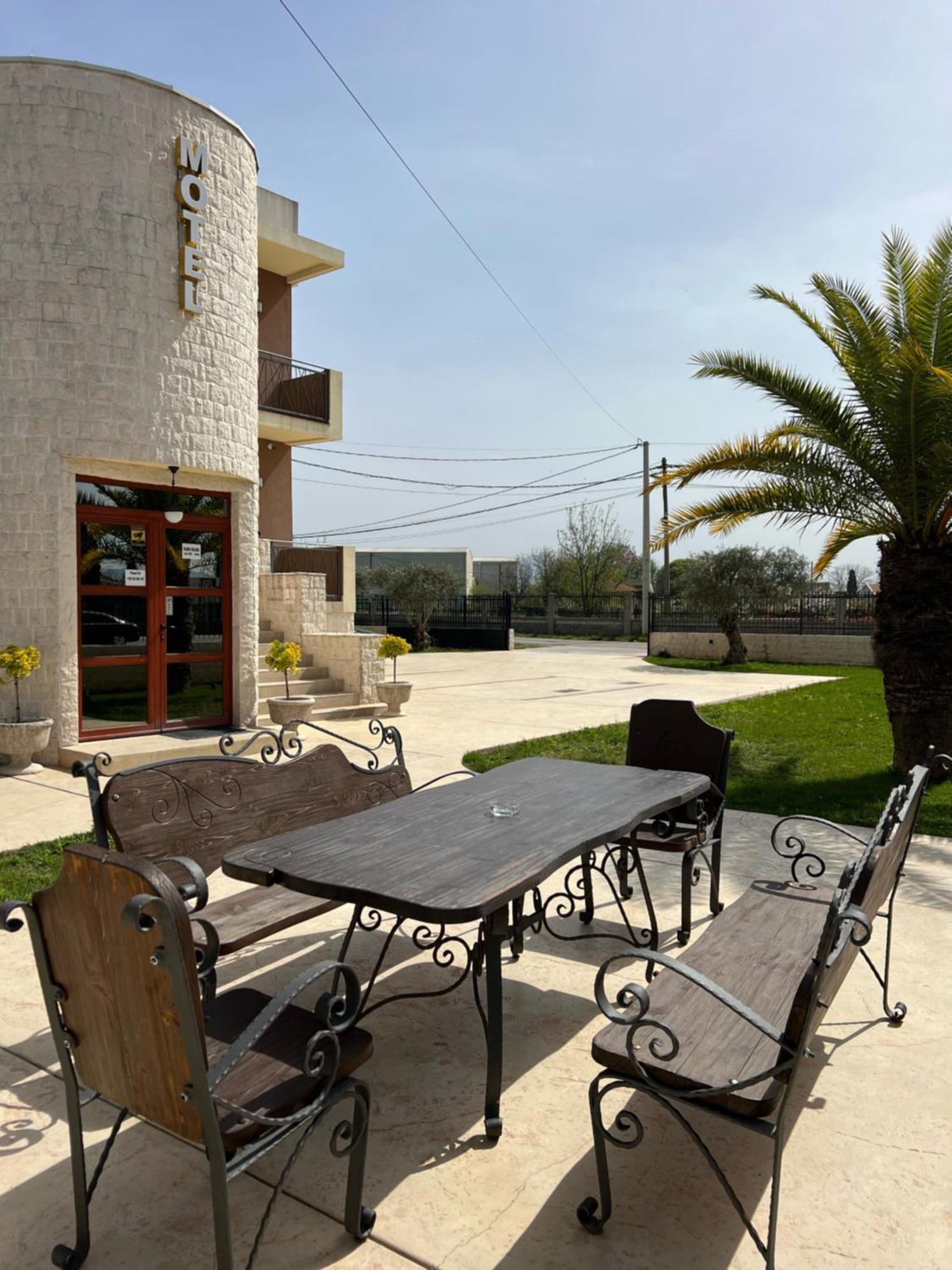 Motel Zeta Lux Mitrovici  Екстер'єр фото