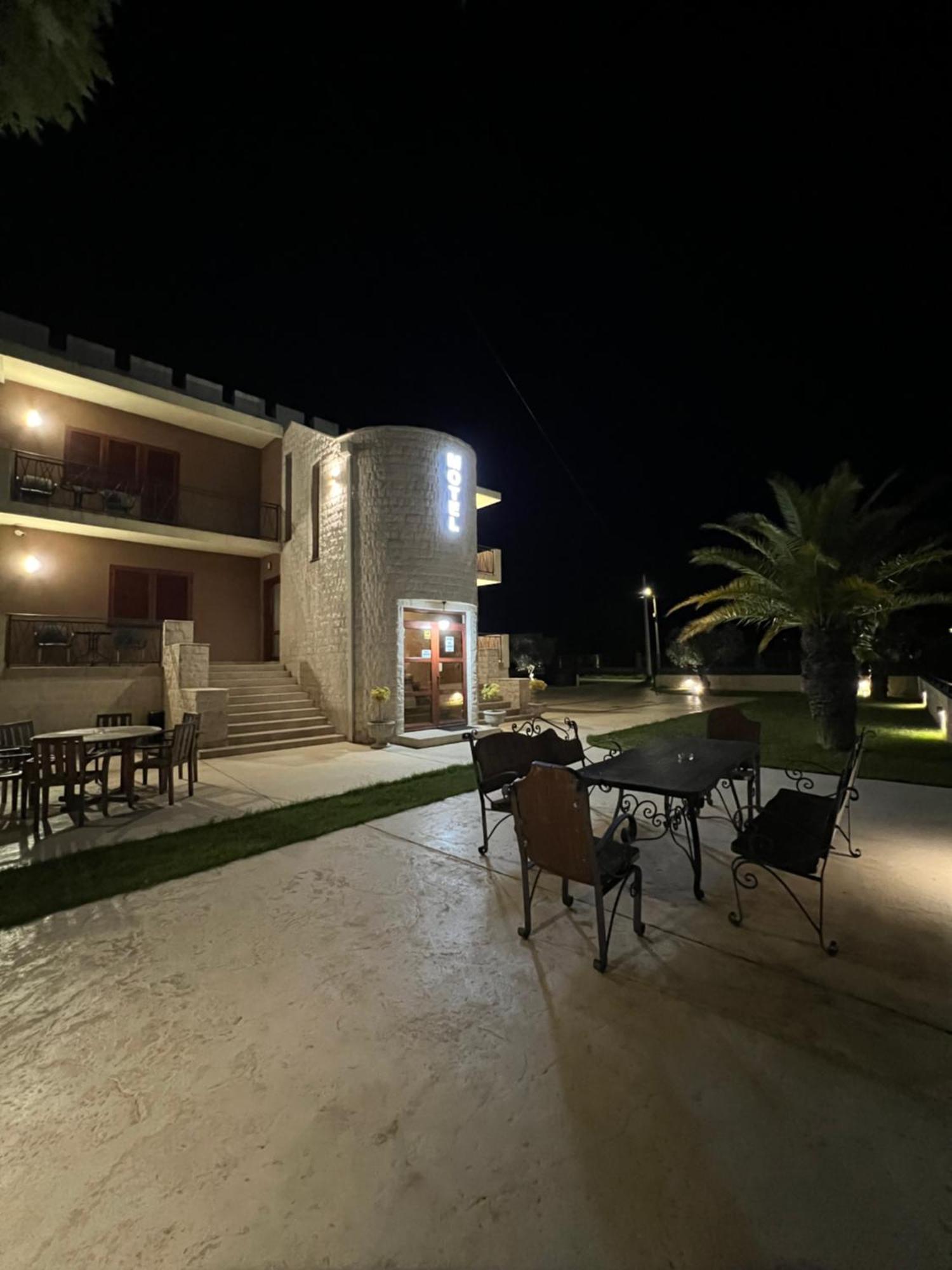 Motel Zeta Lux Mitrovici  Екстер'єр фото