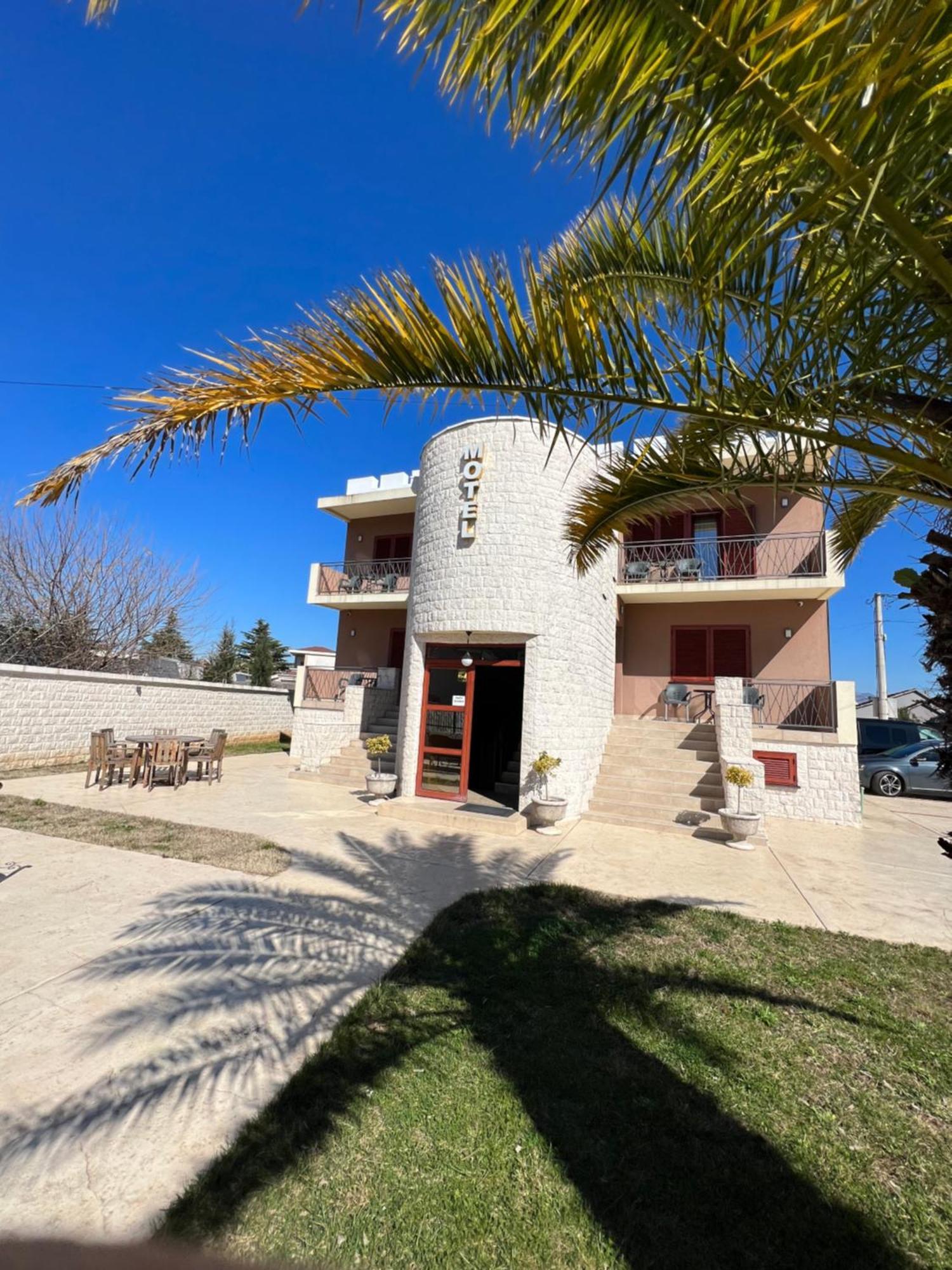 Motel Zeta Lux Mitrovici  Екстер'єр фото